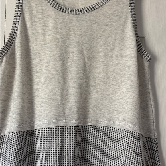 Hummingbird tank - Picture 4 of 4